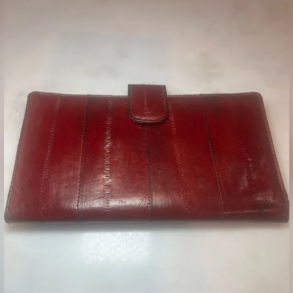 Vintage Eel Skin Leather Wallet in Rich Burgundy | Glossy - Picture 2 of 6
